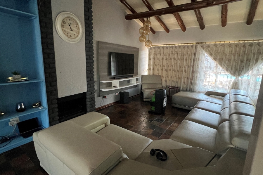 5 Bedroom Property for Sale in Doringkloof Gauteng