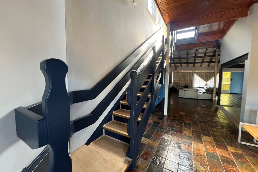 5 Bedroom Property for Sale in Doringkloof Gauteng