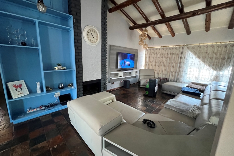 5 Bedroom Property for Sale in Doringkloof Gauteng