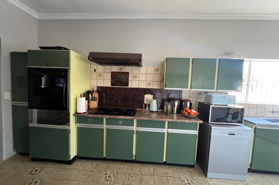 5 Bedroom Property for Sale in Doringkloof Gauteng
