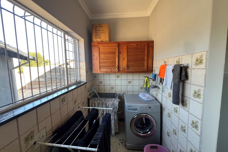 5 Bedroom Property for Sale in Doringkloof Gauteng