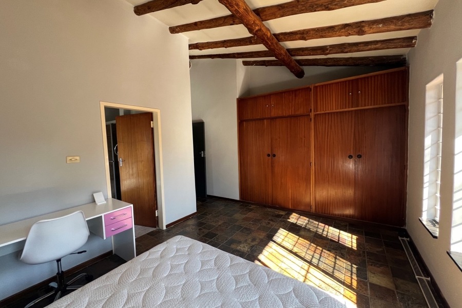 5 Bedroom Property for Sale in Doringkloof Gauteng