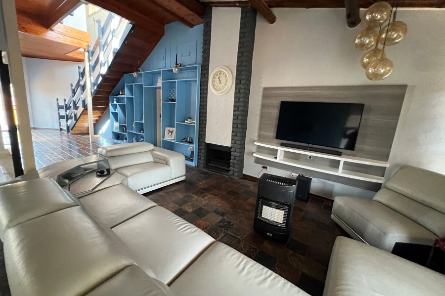 5 Bedroom Property for Sale in Doringkloof Gauteng