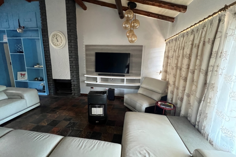 5 Bedroom Property for Sale in Doringkloof Gauteng