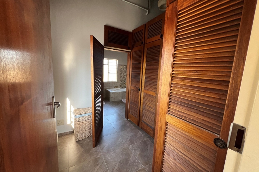 5 Bedroom Property for Sale in Doringkloof Gauteng