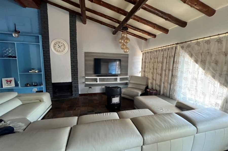 5 Bedroom Property for Sale in Doringkloof Gauteng
