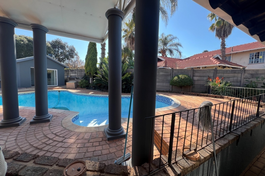 5 Bedroom Property for Sale in Doringkloof Gauteng