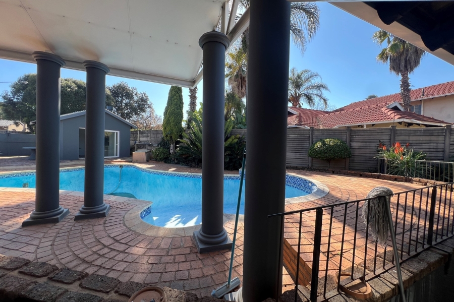 5 Bedroom Property for Sale in Doringkloof Gauteng