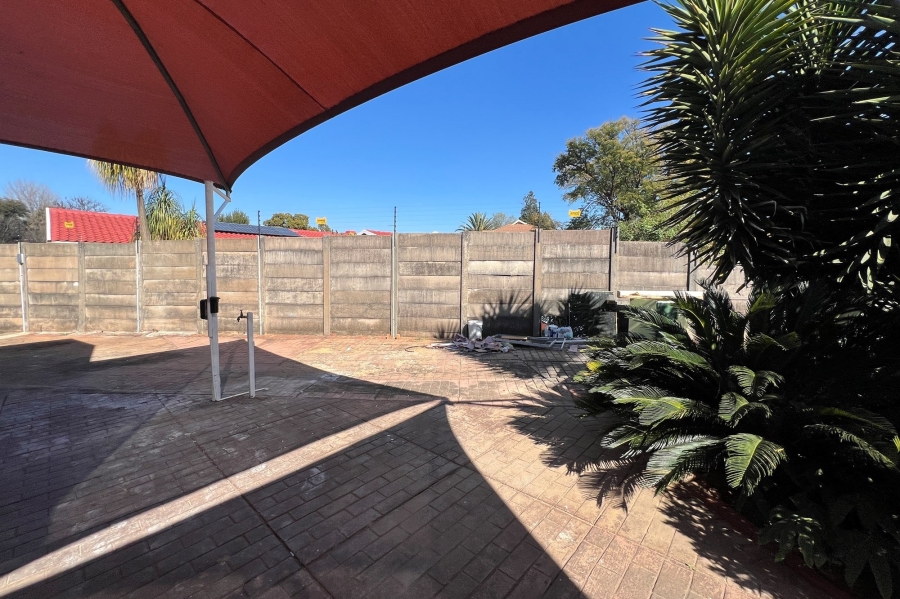 5 Bedroom Property for Sale in Doringkloof Gauteng