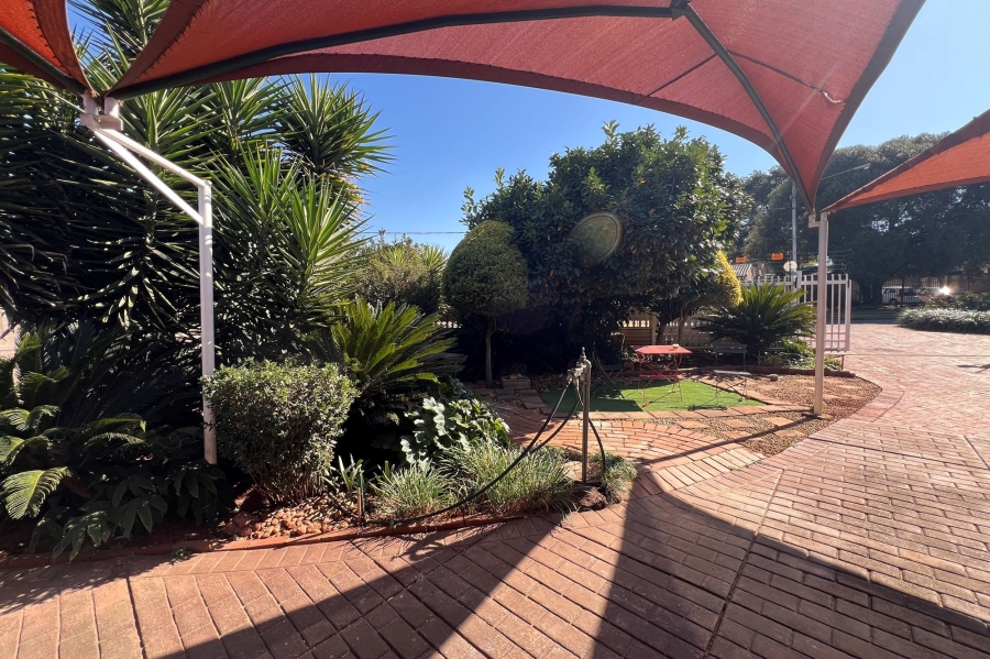 5 Bedroom Property for Sale in Doringkloof Gauteng