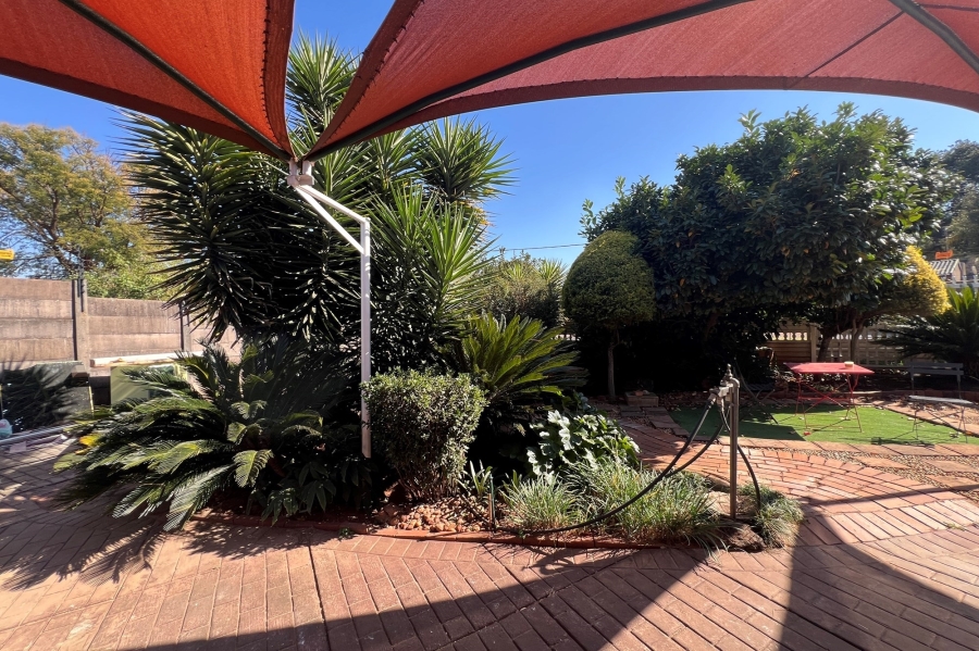 5 Bedroom Property for Sale in Doringkloof Gauteng