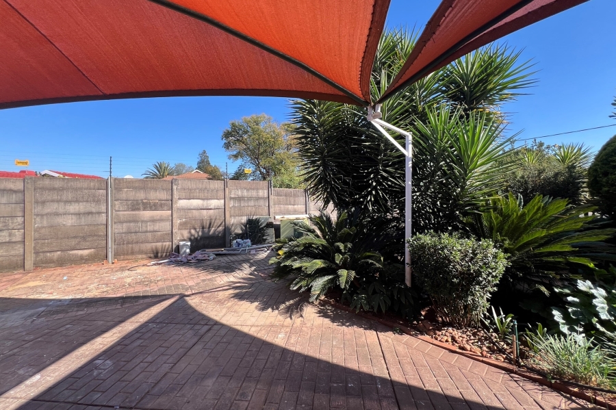 5 Bedroom Property for Sale in Doringkloof Gauteng