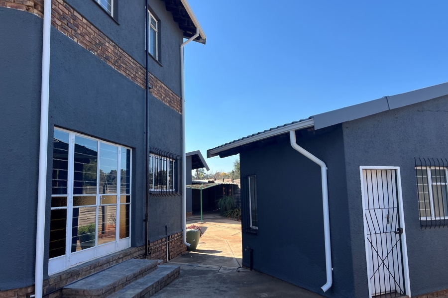 5 Bedroom Property for Sale in Doringkloof Gauteng