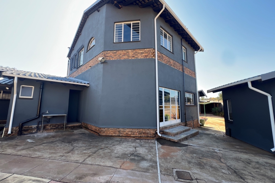 5 Bedroom Property for Sale in Doringkloof Gauteng