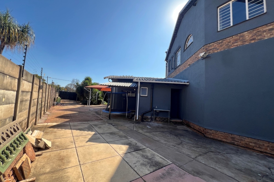 5 Bedroom Property for Sale in Doringkloof Gauteng