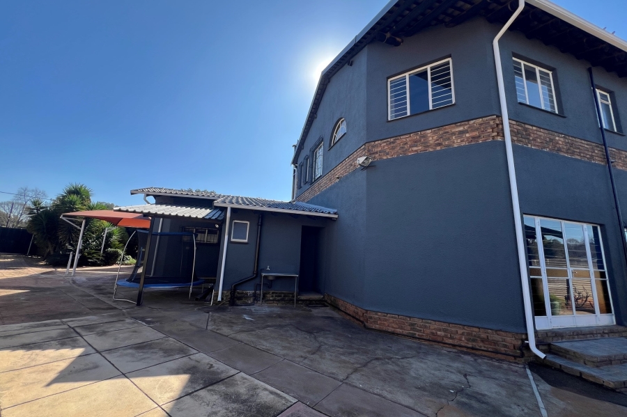 5 Bedroom Property for Sale in Doringkloof Gauteng