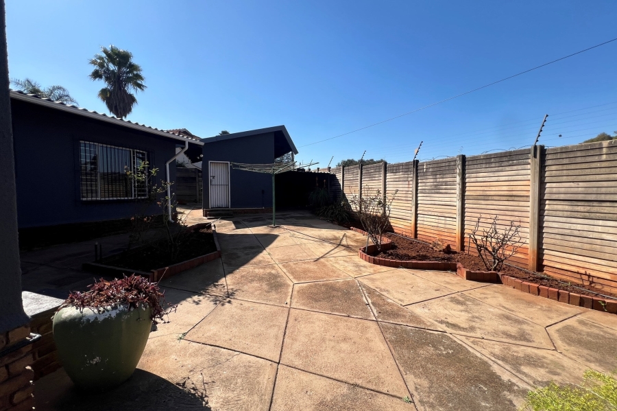 5 Bedroom Property for Sale in Doringkloof Gauteng