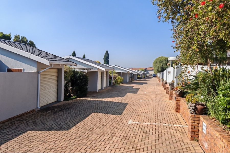 To Let 2 Bedroom Property for Rent in Sundowner Gauteng