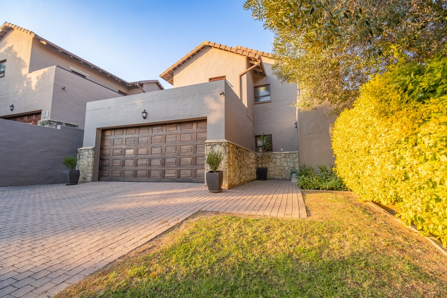 3 Bedroom Property for Sale in Fourways Gauteng
