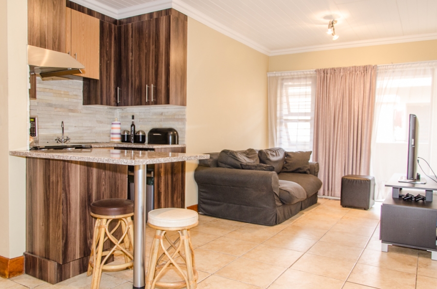 To Let 2 Bedroom Property for Rent in Waverley Gauteng