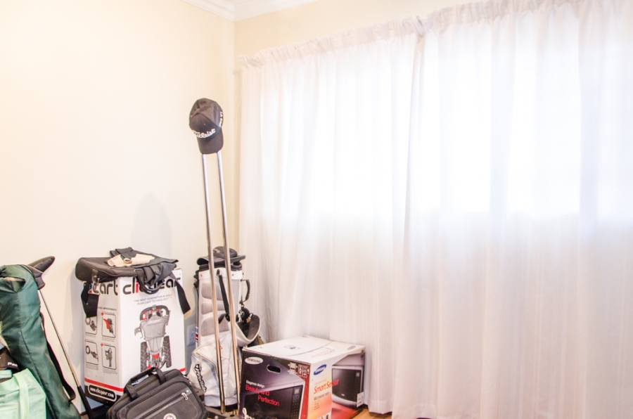 To Let 2 Bedroom Property for Rent in Waverley Gauteng