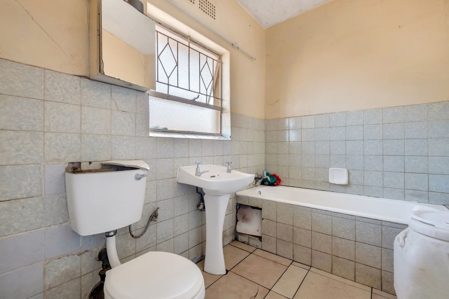 2 Bedroom Property for Sale in Windsor East Gauteng