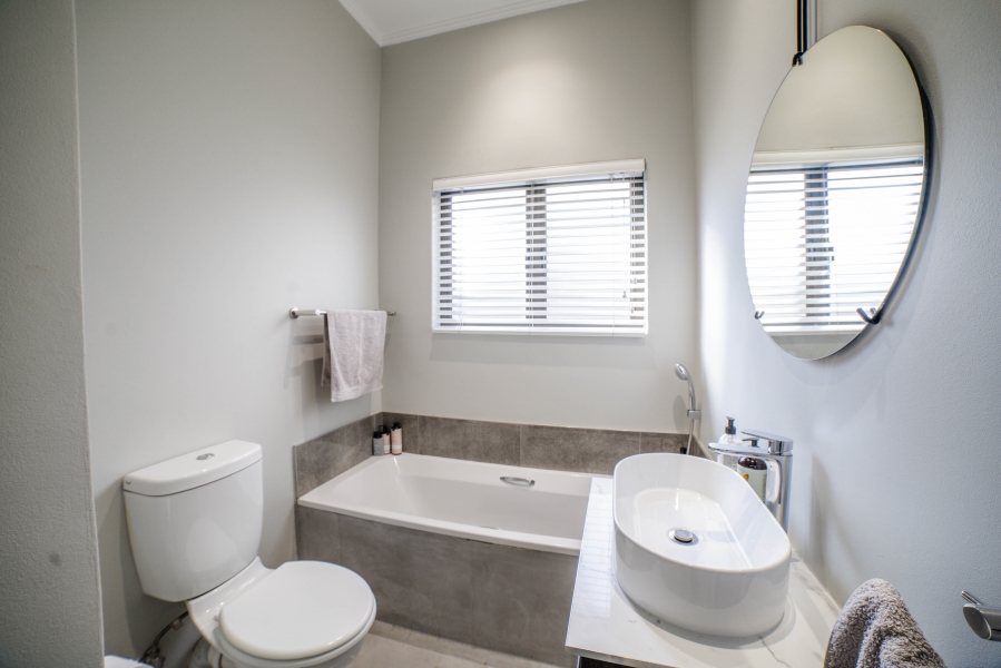 To Let 2 Bedroom Property for Rent in Fourways Gauteng