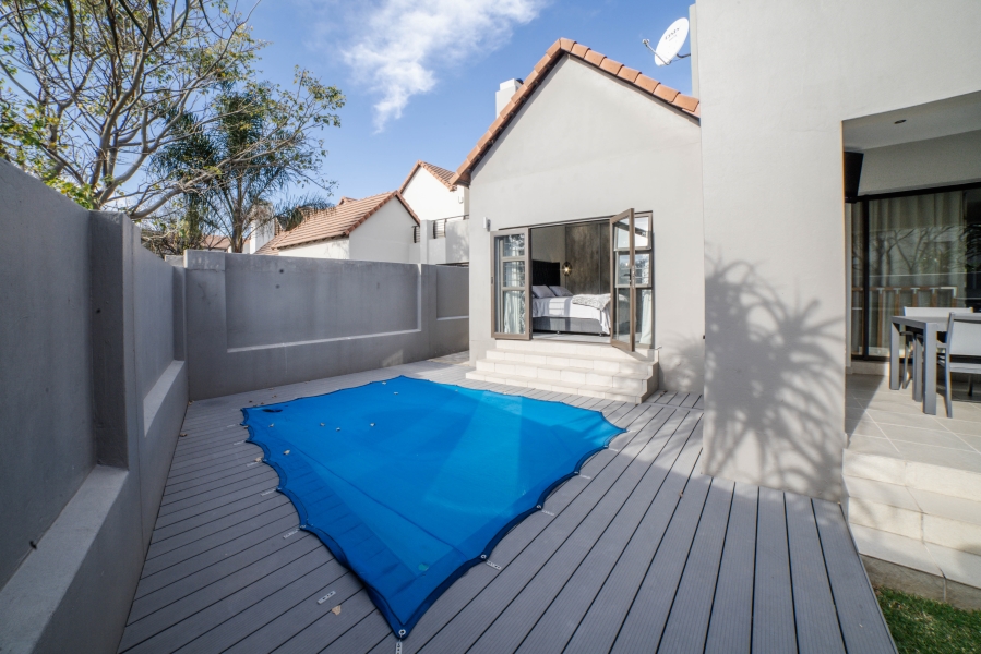 To Let 2 Bedroom Property for Rent in Fourways Gauteng