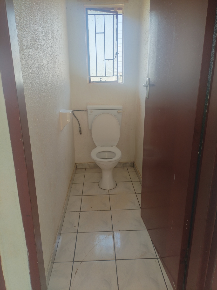 To Let 2 Bedroom Property for Rent in Toekomsrus Gauteng