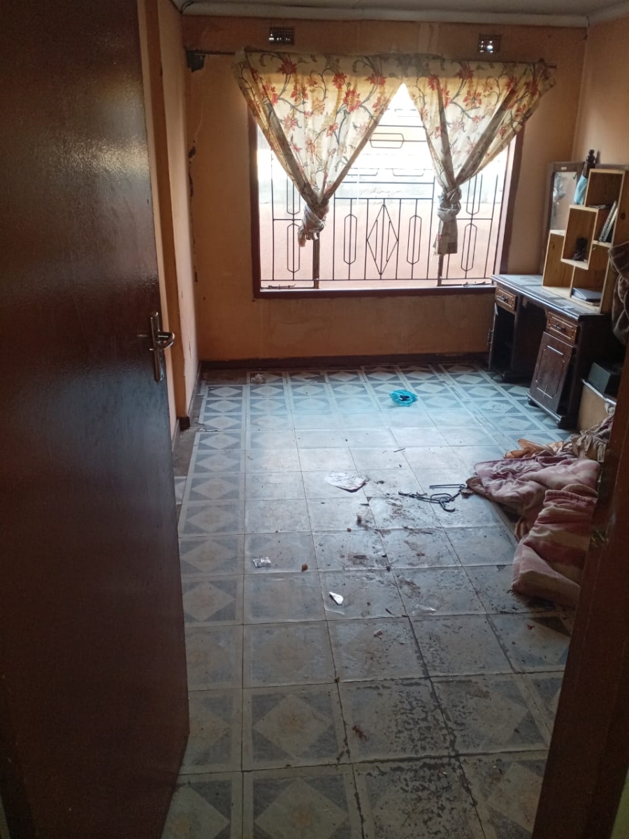 4 Bedroom Property for Sale in Moleleki Gauteng