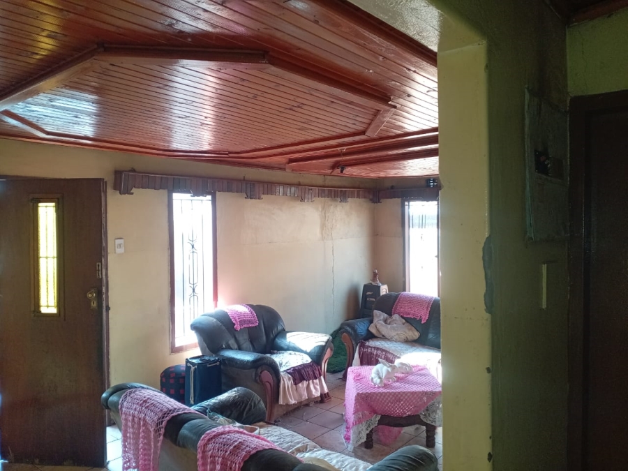 4 Bedroom Property for Sale in Moleleki Gauteng