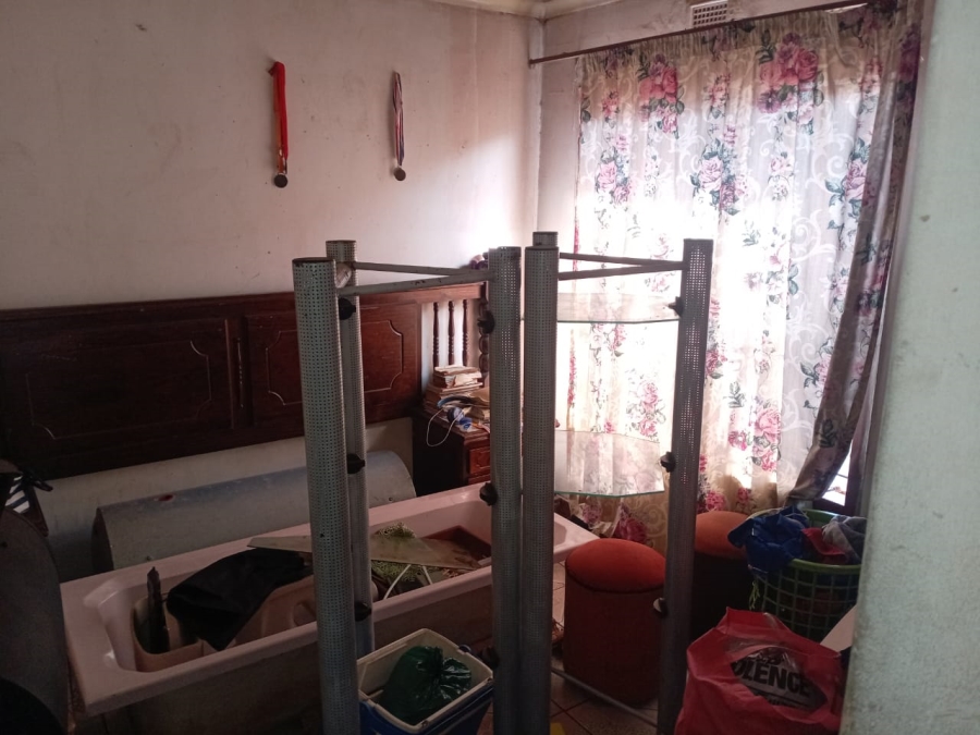 4 Bedroom Property for Sale in Moleleki Gauteng