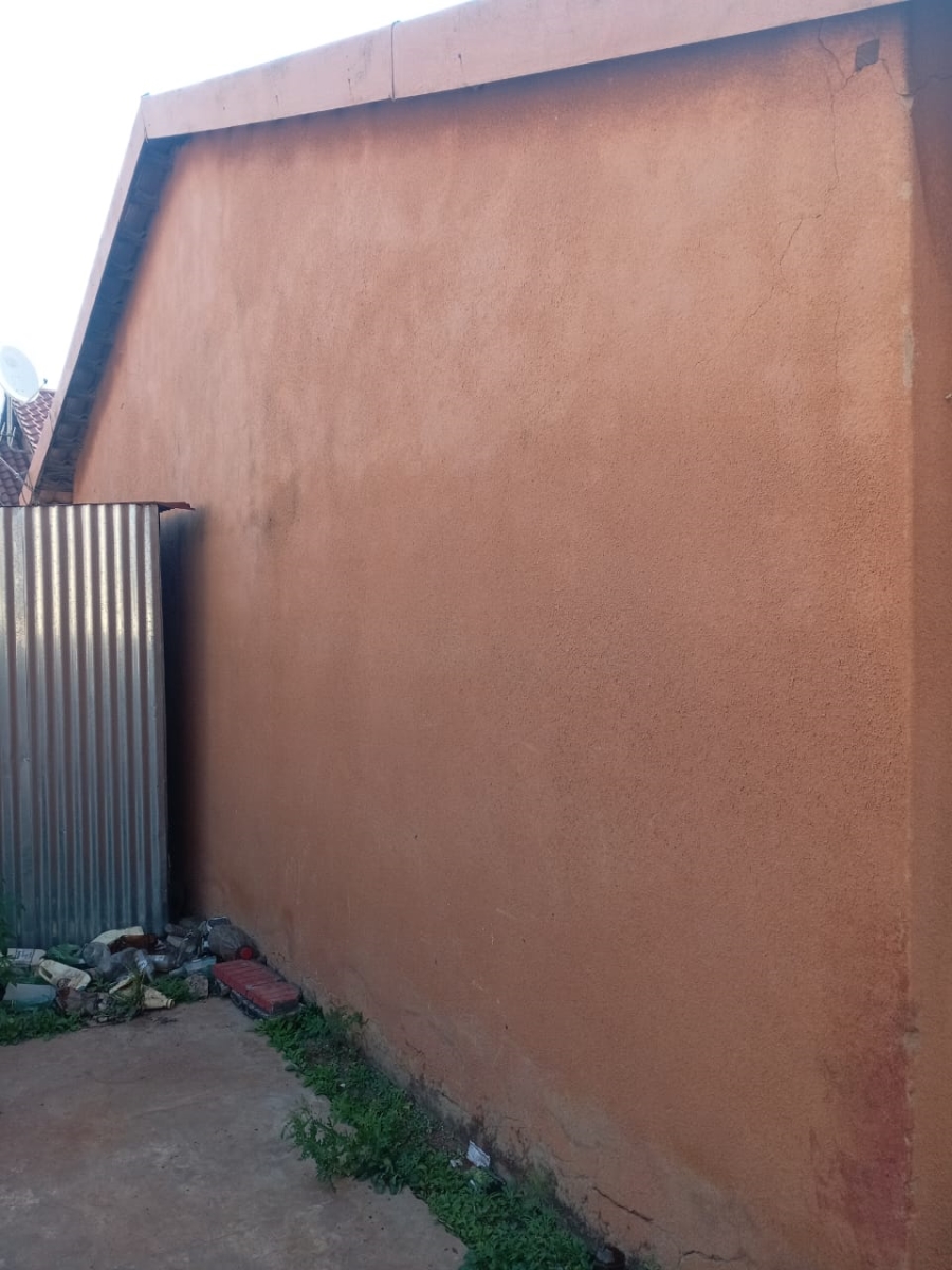 4 Bedroom Property for Sale in Moleleki Gauteng