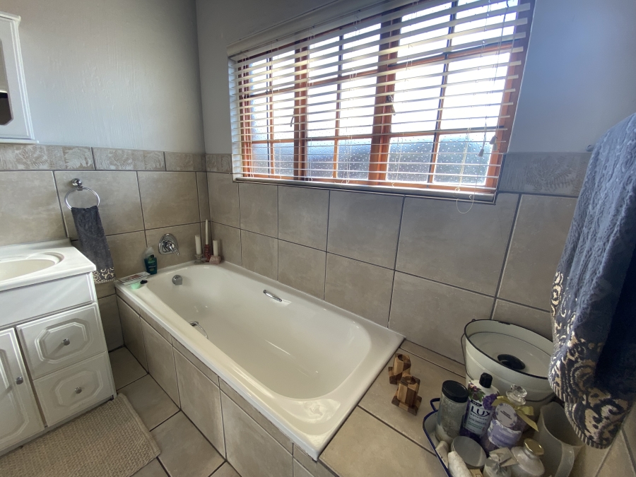 3 Bedroom Property for Sale in Rynfield Gauteng