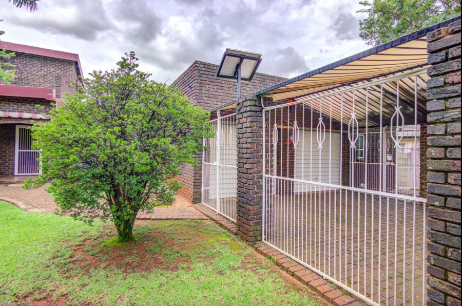 3 Bedroom Property for Sale in Ravenswood Gauteng