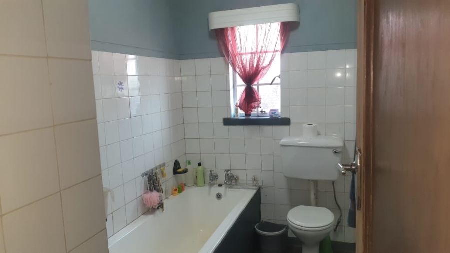 4 Bedroom Property for Sale in Vanderbijlpark Cw 6 Gauteng