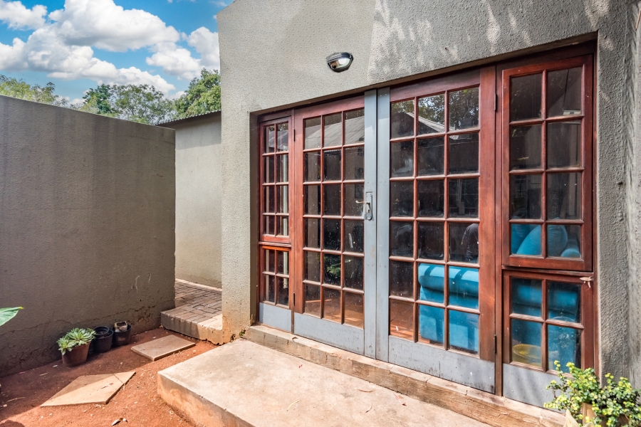 To Let 1 Bedroom Property for Rent in Melville Gauteng