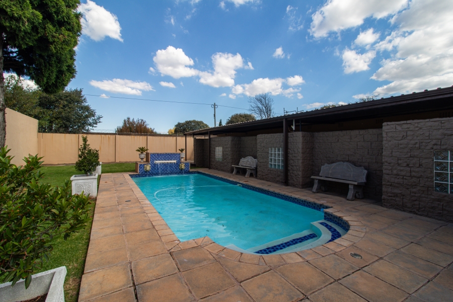 To Let 4 Bedroom Property for Rent in Kensington Gauteng