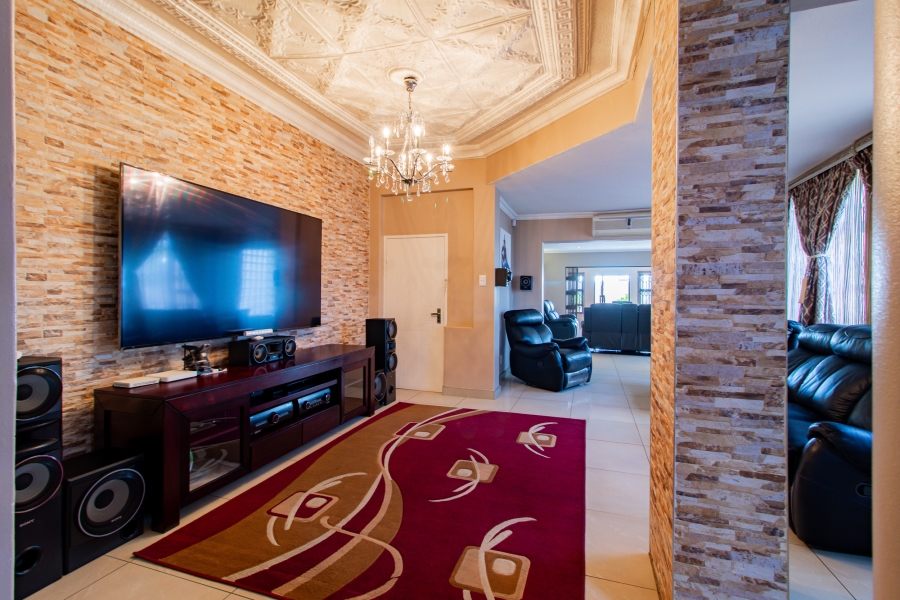 To Let 4 Bedroom Property for Rent in Kensington Gauteng