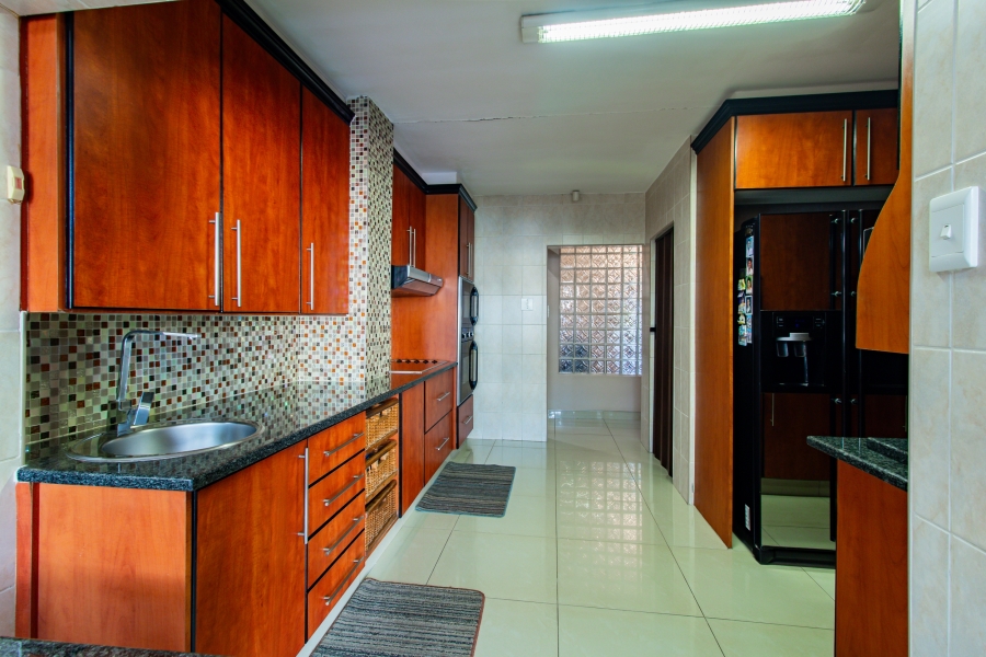 To Let 4 Bedroom Property for Rent in Kensington Gauteng
