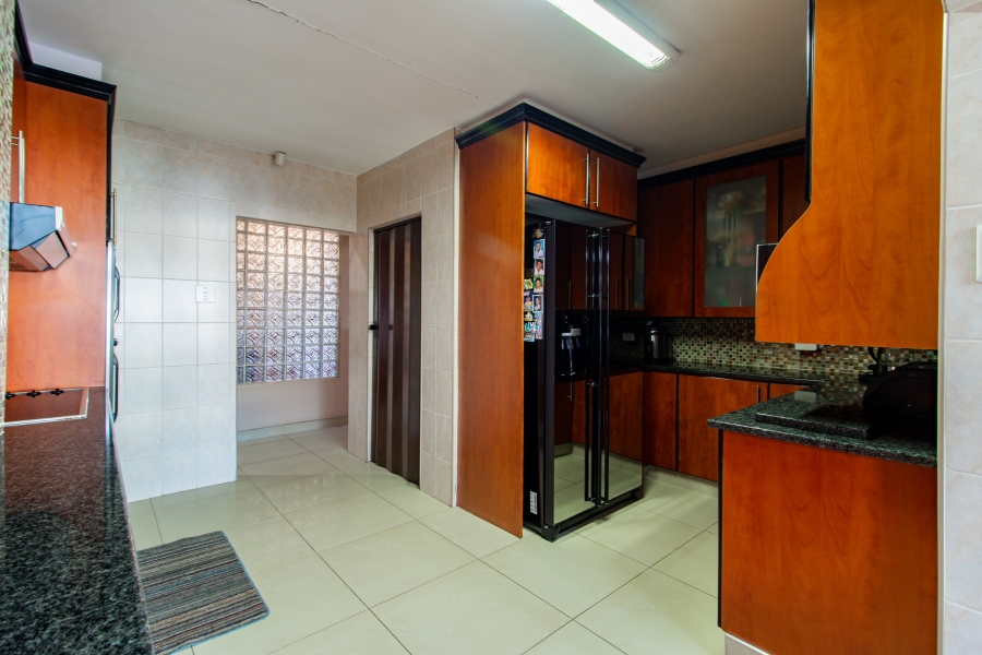 To Let 4 Bedroom Property for Rent in Kensington Gauteng
