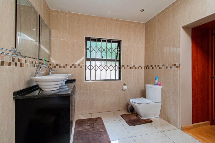 To Let 4 Bedroom Property for Rent in Kensington Gauteng