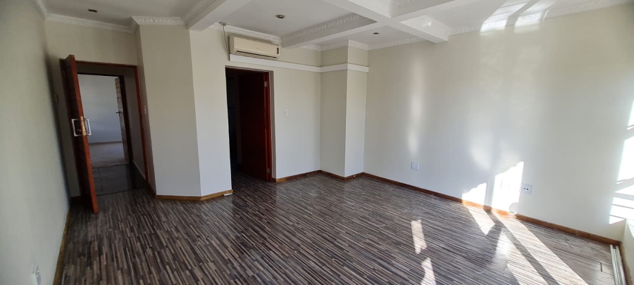 To Let 4 Bedroom Property for Rent in Greenstone Hill Gauteng