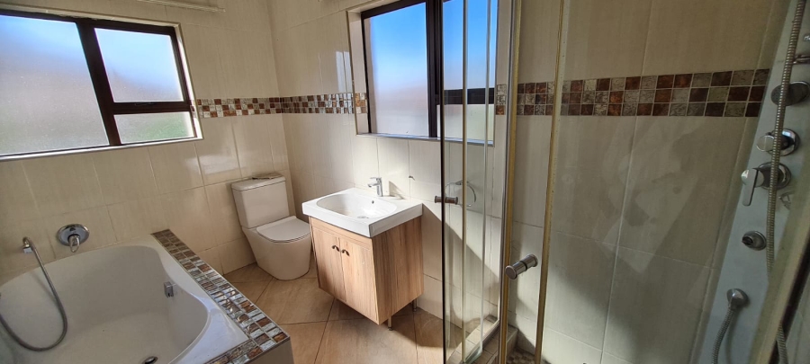 To Let 4 Bedroom Property for Rent in Greenstone Hill Gauteng