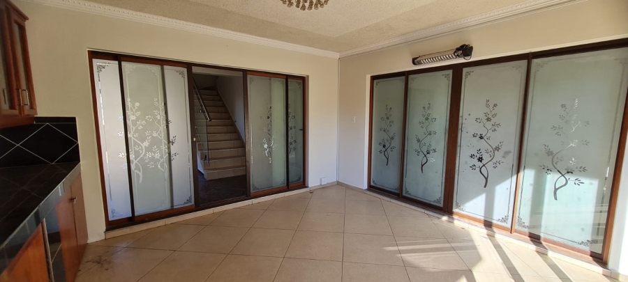 To Let 4 Bedroom Property for Rent in Greenstone Hill Gauteng