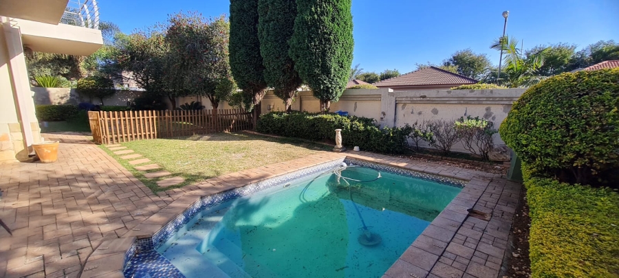 To Let 4 Bedroom Property for Rent in Greenstone Hill Gauteng
