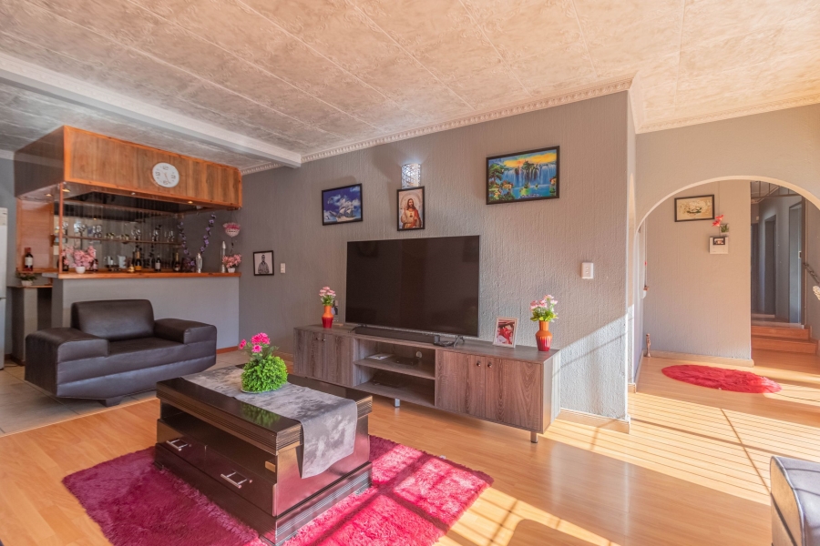 3 Bedroom Property for Sale in Brackendowns Gauteng