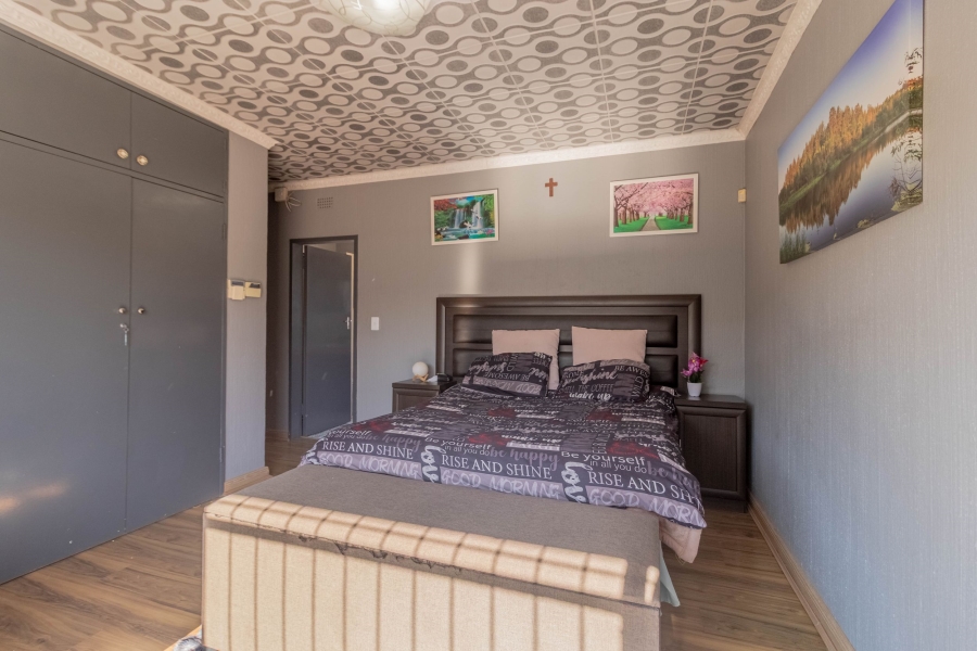 3 Bedroom Property for Sale in Brackendowns Gauteng