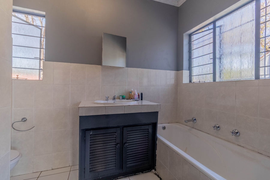 3 Bedroom Property for Sale in Brackendowns Gauteng