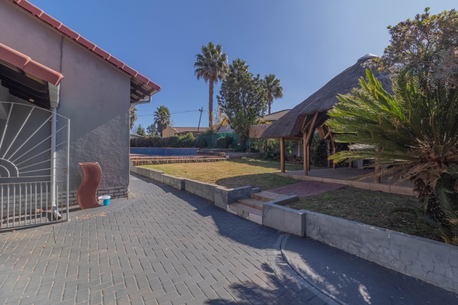 3 Bedroom Property for Sale in Brackendowns Gauteng
